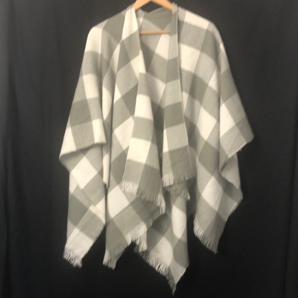 Accessories - Gray & White Scarfigan